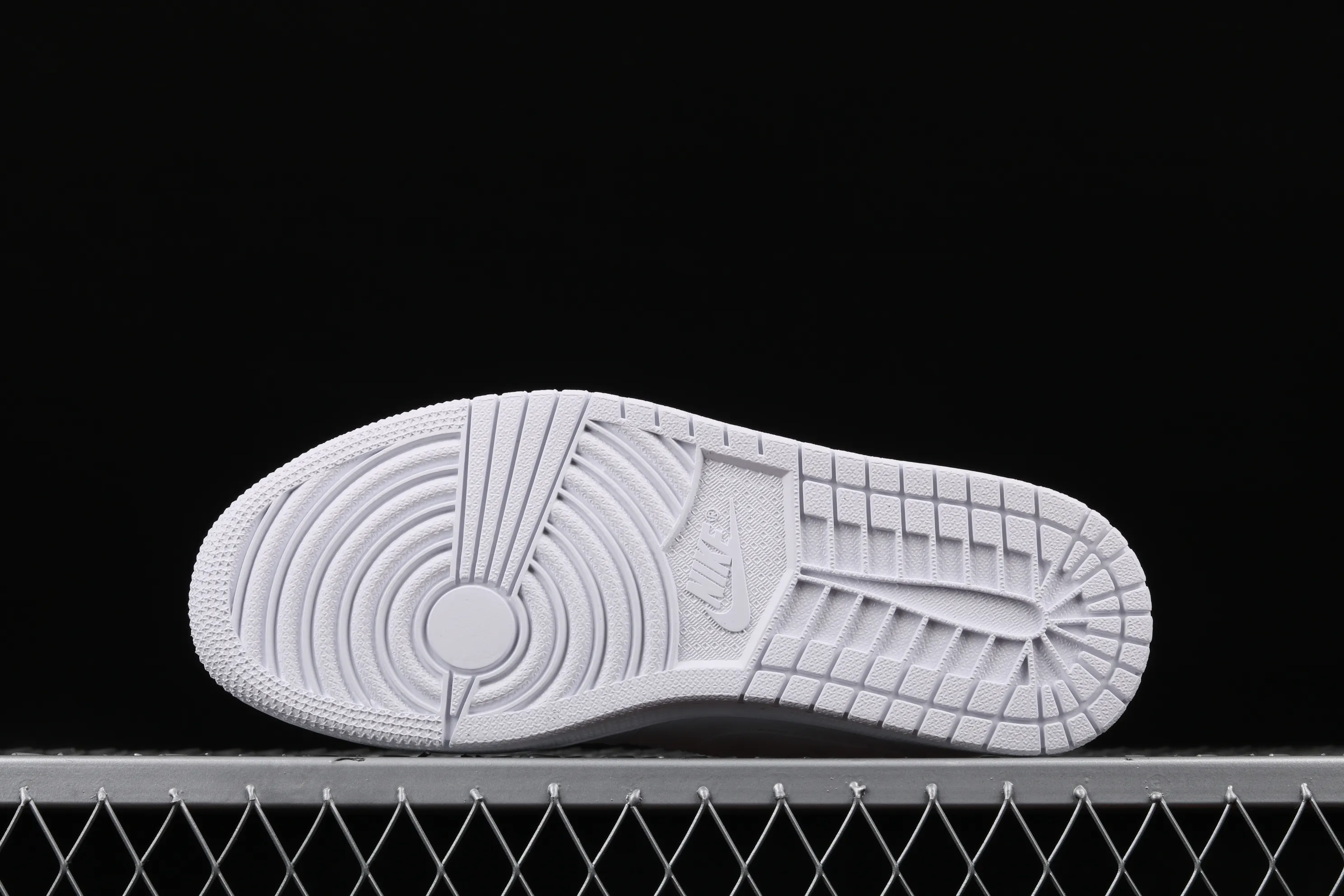 All Categories Air Jordan Jordan Series Basketball Shoes Air Jordan 1 Mid Air Jordan 1 Mid All White China Full First Layer Authentic Standard 554724-109